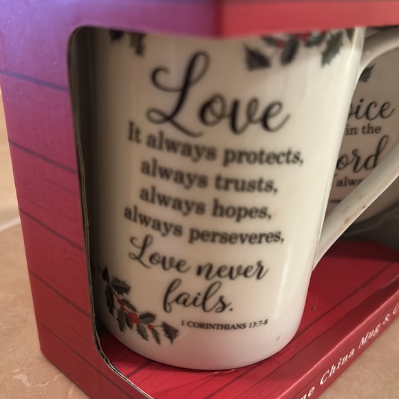 NWT HOLIDAY HOME SET - Picture 2 of 4